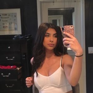 Meet your Posher, Jenny